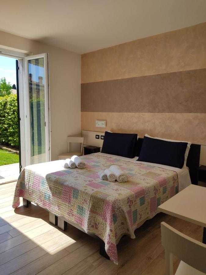 Casa Pepe Bed & Breakfast Colà Екстериор снимка